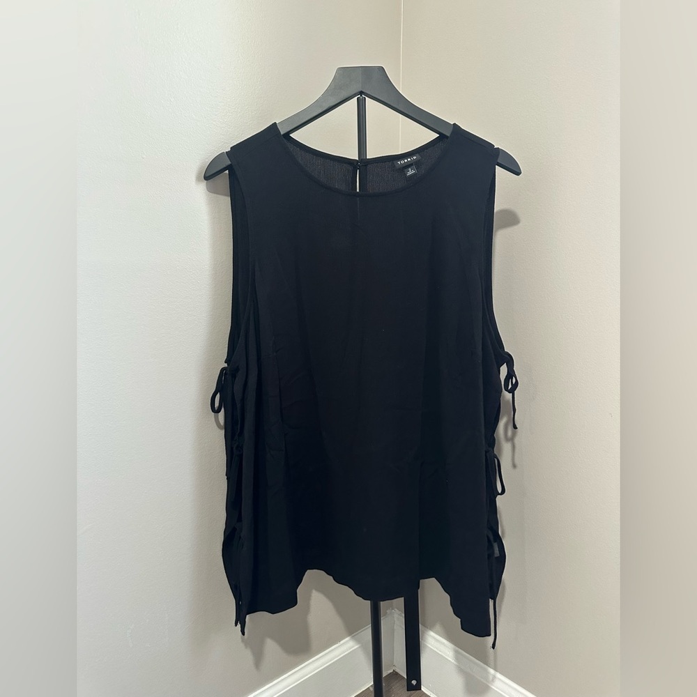 torrid Black Sleeveless Tank with Side Tie Detail - Picture 5 of 11